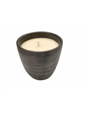 Soy wax outdoor candle with citronella and gardenia fragrances